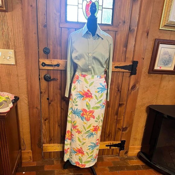 Banana Republic Tops - Bundle!  Banana Republic blouse Med and Chandler Hill skirt size 10 bundle!